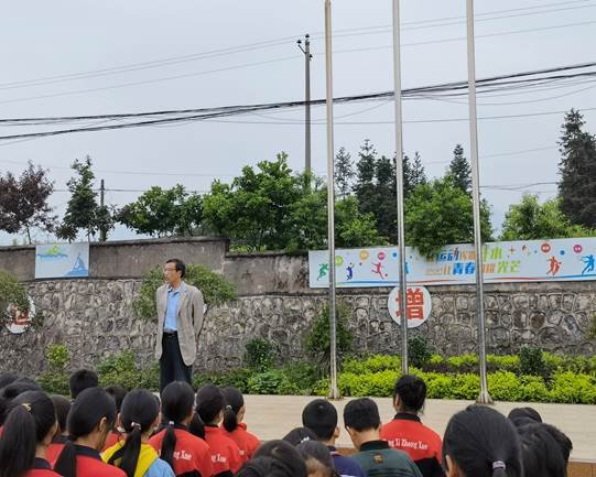 平安校園橫溪初級中學開展消防減災(zāi)應(yīng)急模仿演練