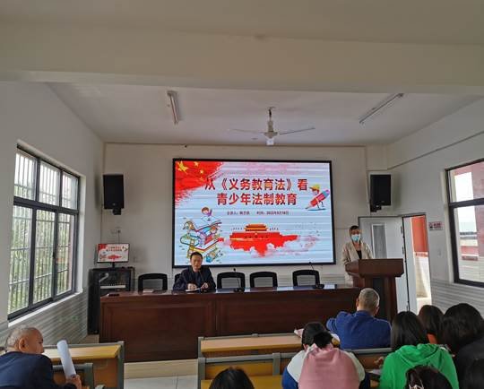常抓法制安全，創(chuàng)建協(xié)調(diào)校園