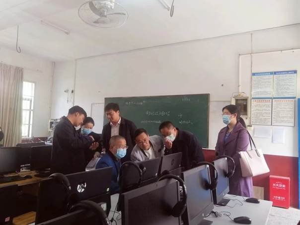 省視導(dǎo)組到洞口縣視導(dǎo)國(guó)家教育質(zhì)量監(jiān)測(cè)預(yù)備工作