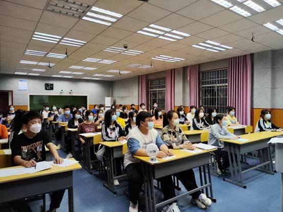 洞口四中組織開展生理委員培訓(xùn)運動