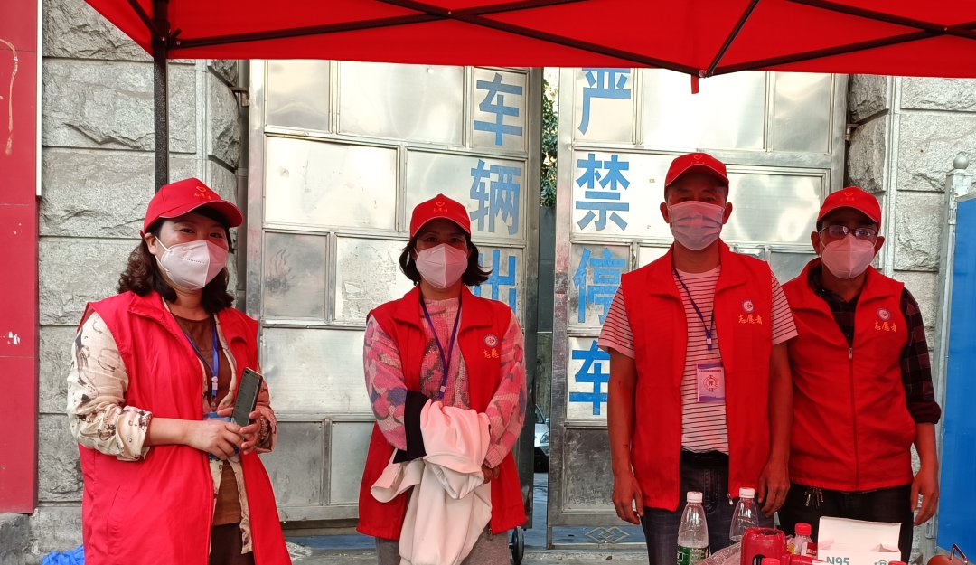 大樣一中師者強(qiáng)擔(dān)當(dāng)，戰(zhàn)“疫”顯芳華——大祥一中教師自愿者積極投身抗疫一線