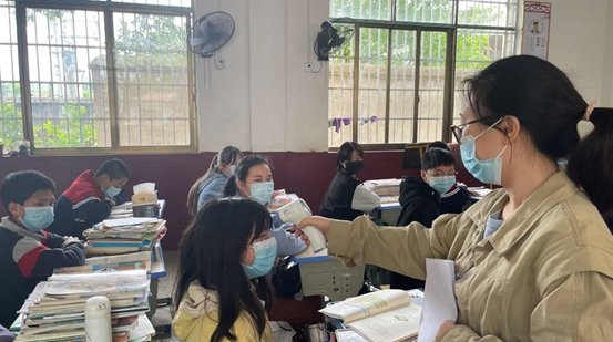 洞口縣茶場黌舍疫情防控演練提拔師生應急處置能力