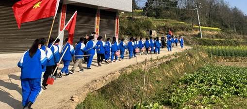 種一棵小樹，凈一方綠土——金稱市鎮(zhèn)中間完小3·12植樹運(yùn)動(dòng)