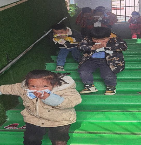 新寧縣白沙中間幼兒園開展消防安全演練運(yùn)動