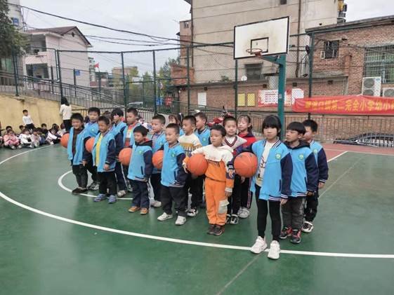 二完小一年級陽光體育運動報道
