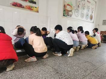 新寧縣白沙中間小學(xué)歡迎國(guó)家門(mén)生體質(zhì)健康抽測(cè)工作