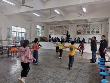 新寧縣白沙中間小學(xué)歡迎國(guó)家門(mén)生體質(zhì)健康抽測(cè)工作