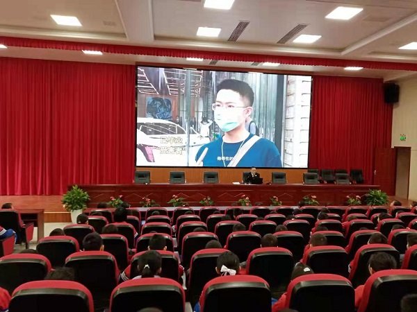 “拒絕校園暴力”法治公開課走進洞口思源實驗黌舍