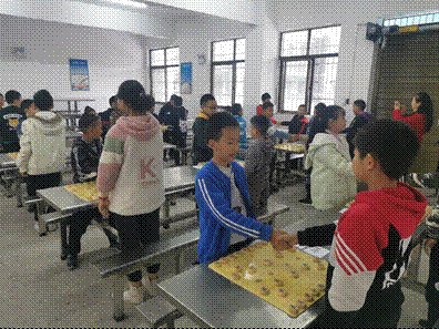 高沙鎮(zhèn)中間小學(xué)舉行第一屆象棋比賽