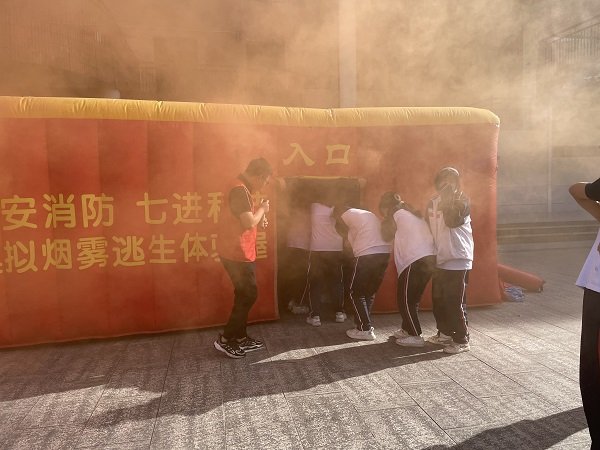 洞口思源實驗黌舍初中部舉行消防安全演練