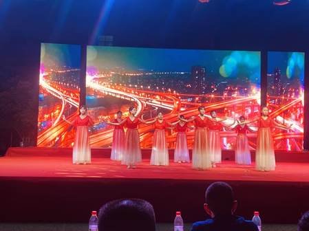 新邵縣嚴(yán)塘鎮(zhèn)教育督管辦舉行慶祝建黨100周年文藝匯演深受社會(huì)各界好評(píng)