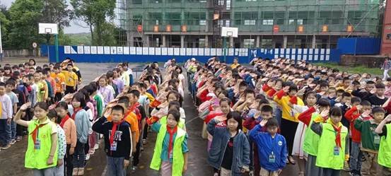 邵陽縣下花橋鎮(zhèn)中間完小2021年第二學期防溺水主題班會運動報道