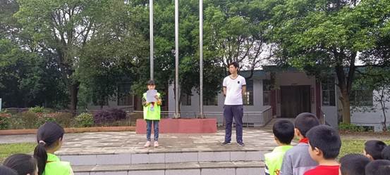邵陽縣下花橋鎮(zhèn)中間完小2021年第二學期防溺水主題班會運動報道