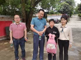 溫暖情系校園，關(guān)愛留守兒童