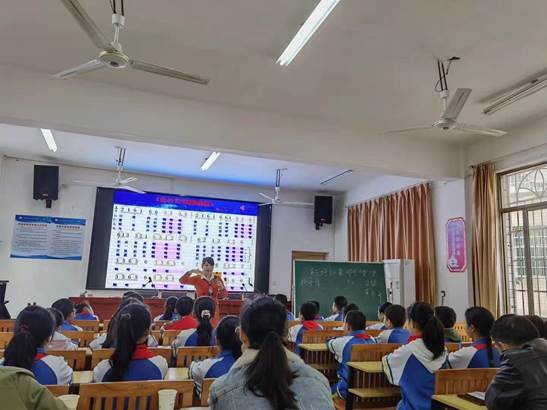 興國先興教，興教先強(qiáng)師
