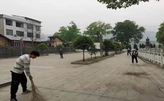 “想念先烈，做有為青年”——白沙中學(xué)清明祭掃運(yùn)動