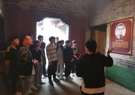 “想念先烈，做有為青年”——白沙中學(xué)清明祭掃運(yùn)動