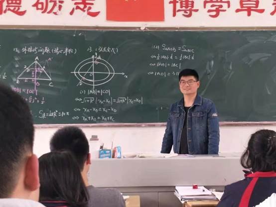 二中故事|少年志凌云，上可摘星辰——高三686班青春故事特輯