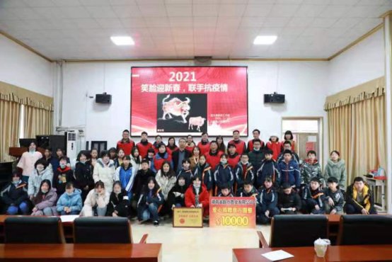 簡太英委員工作室開展“笑貌迎新春，聯(lián)手抗疫情”運動