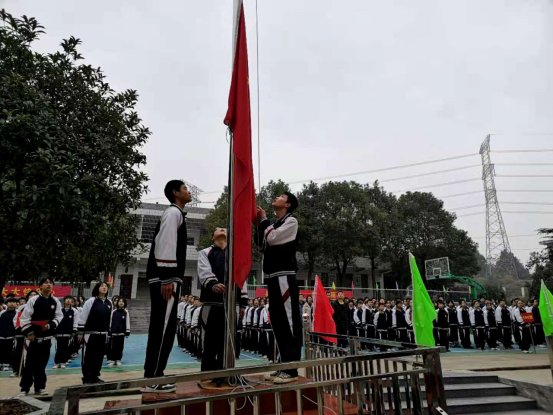 邵陽縣梽木山中學(xué)舉辦“乒乓球比賽”