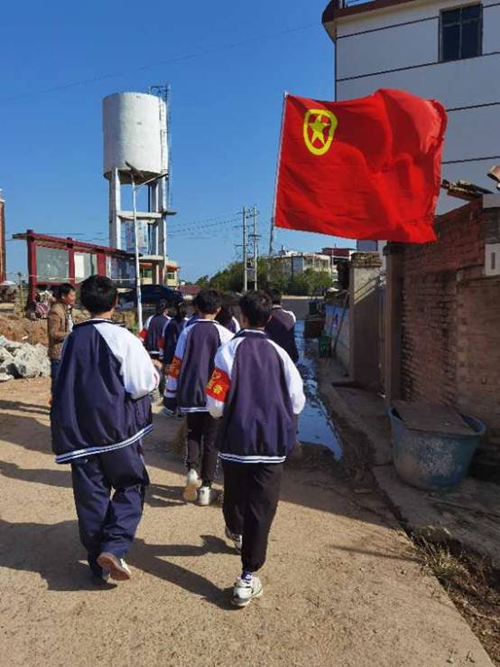 校際聯(lián)誼搭平臺(tái)，師生共同窗雷鋒