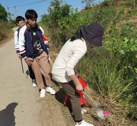 校際聯(lián)誼搭平臺(tái)，師生共同窗雷鋒