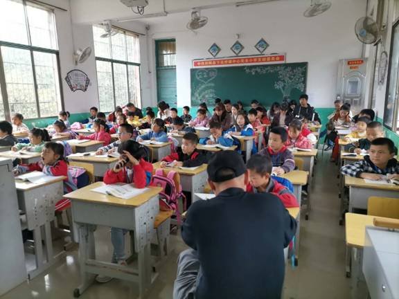 鋒從磨礪出，教學大比武—下花橋鎮(zhèn)中間完小教學比武