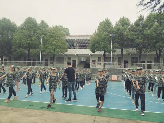 梽木山中學(xué)初一門生軍訓(xùn)圓滿結(jié)束