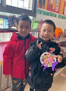 新寧縣清江橋鄉(xiāng)中間幼兒園開展傳統(tǒng)文化花樣剪紙手工制作運動
