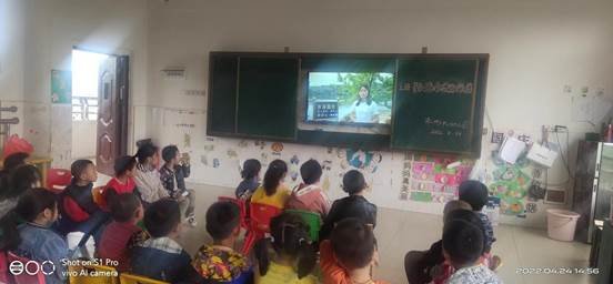 “闊別水域，保護生命”----新寧縣清江橋鄉(xiāng)中間幼兒園防溺水安全教育專題運動