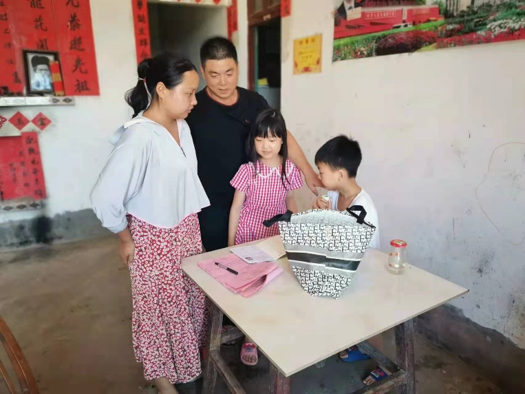 家校牽手，共話安全——新寧縣黃龍鎮(zhèn)中心小學(xué)開展“千師訪萬家”活動