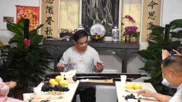 廣東省嶺南古琴文化研究院院長(zhǎng)陳是強(qiáng)蒞臨邵陽(yáng)縣傳授古琴文化
