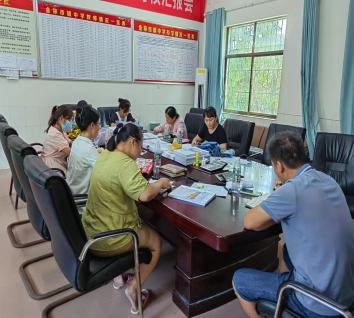 金稱市鎮(zhèn)中學(xué)開(kāi)展暑期分組分科集中培訓(xùn)