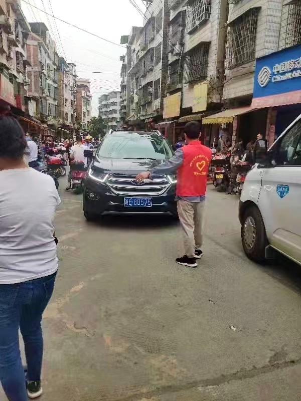 武岡市紅星小學(xué)開(kāi)展校園周邊環(huán)境專(zhuān)項(xiàng)整治?動(dòng)
