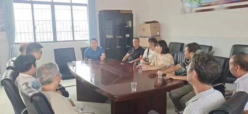 洞口縣高沙中心學(xué)校：深入基層慰問一線教師