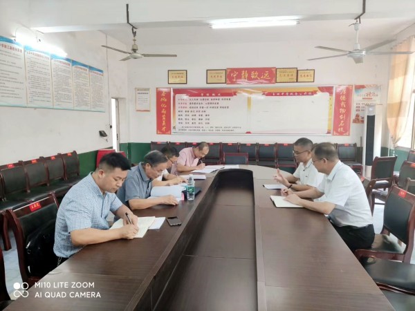 邵陽(yáng)縣禁毒聯(lián)合督導(dǎo)檢查組深入塘渡口鎮(zhèn)玉田中學(xué)開(kāi)展校園禁毒督查工作