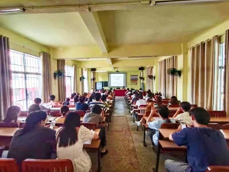 邵陽縣塘田市鎮(zhèn)中心完全小學(xué)  國慶節(jié)安全穩(wěn)定工作布置會