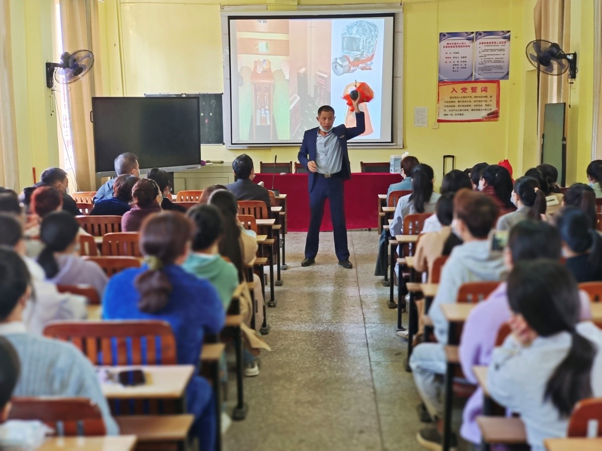 邵陽縣塘田市鎮(zhèn)中心完全小學(xué) 開展消防安全疏散演練活動(dòng)