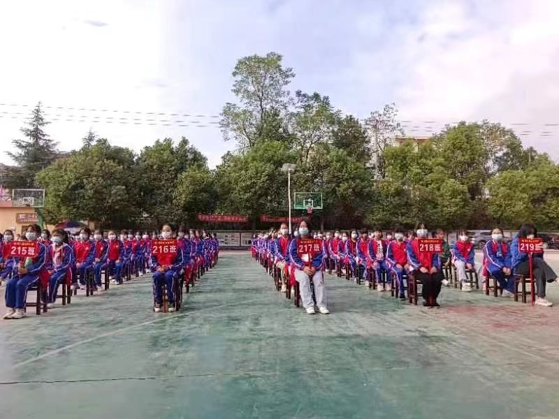 護(hù)航青春 笑迎花季