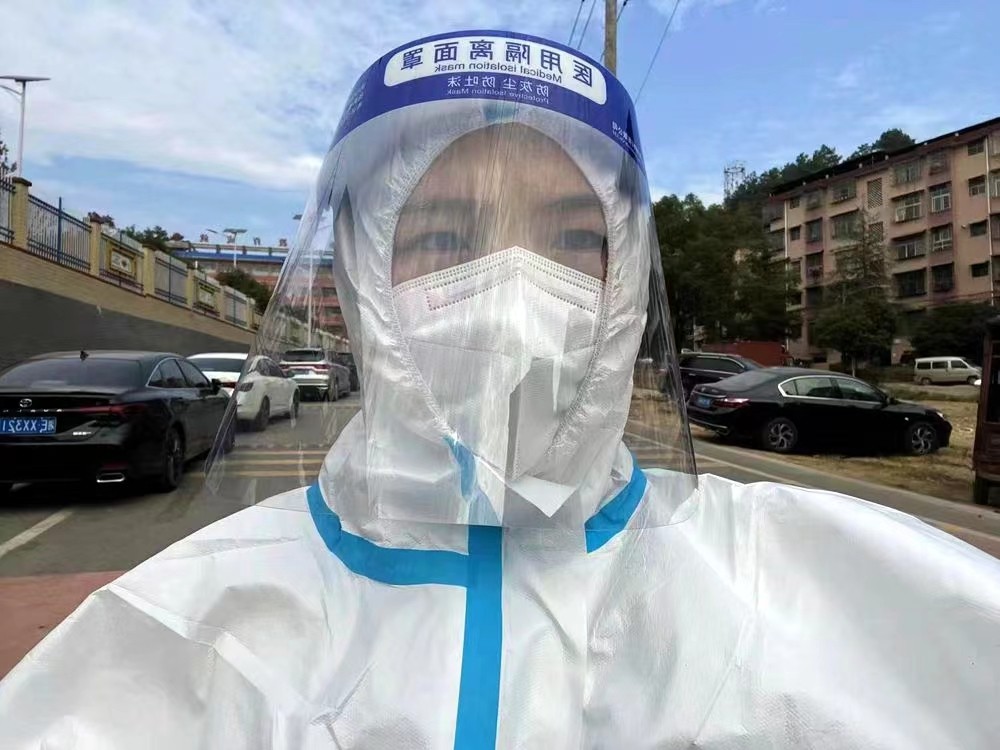 合力征戰(zhàn)解困境，并肩抗疫暖人心
