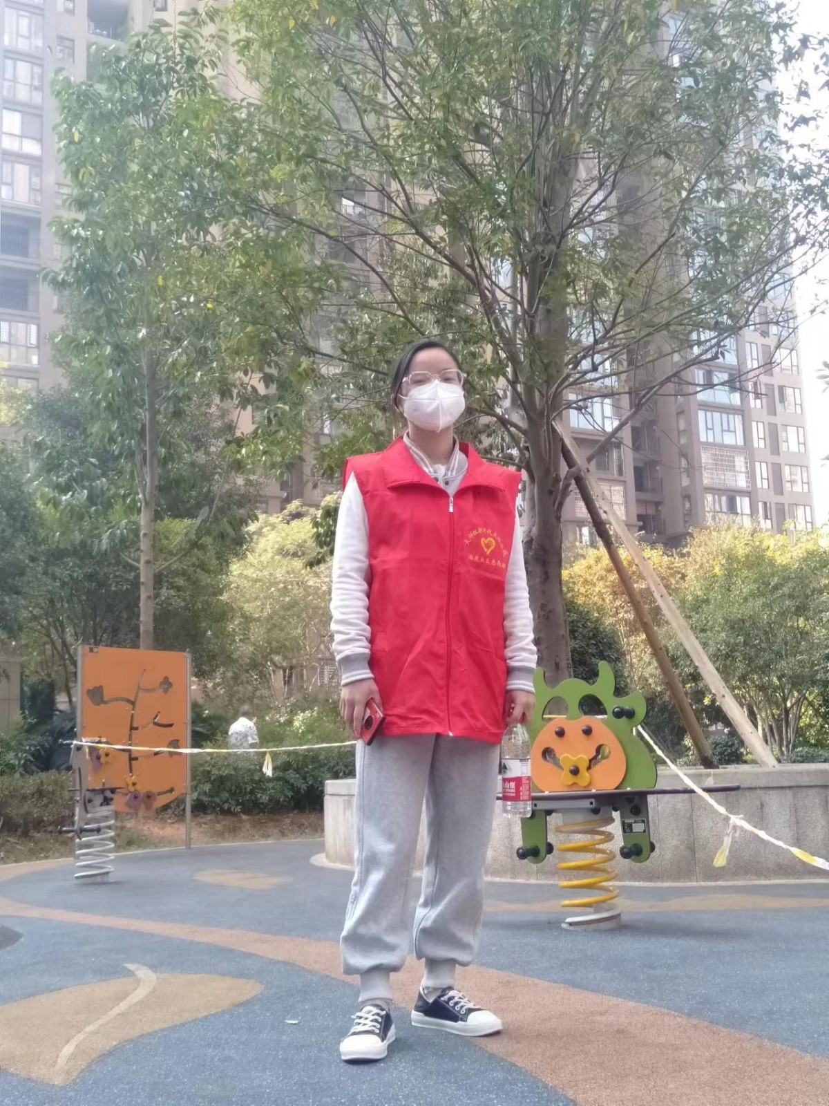 鐵肩擔(dān)重任，黨員顯擔(dān)當(dāng)