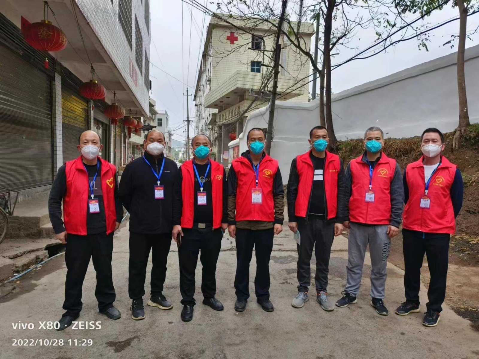 隔離病毒，不隔離愛  志愿服務(wù)，有你有我