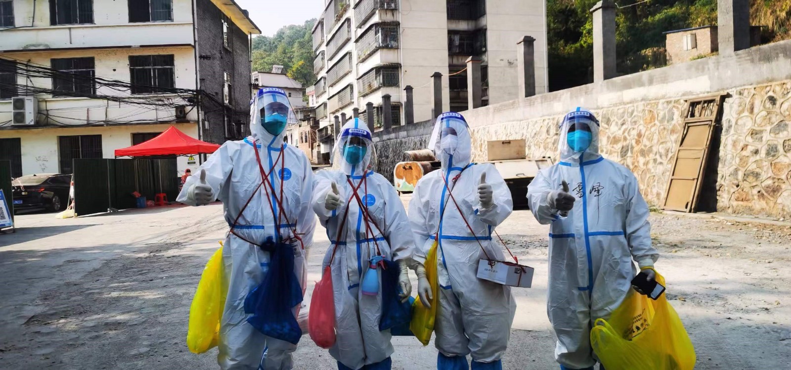 隔離病毒，不隔離愛  志愿服務(wù)，有你有我