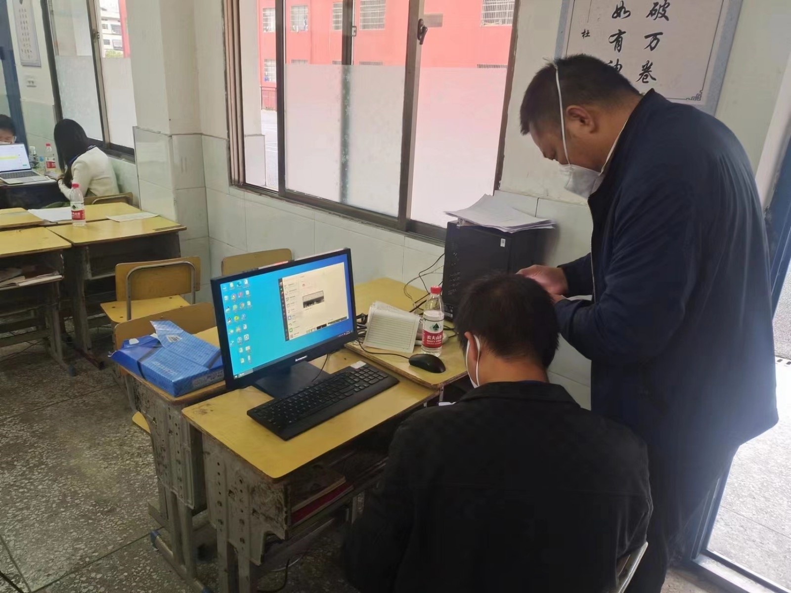 攜手抗疫，毅力前行