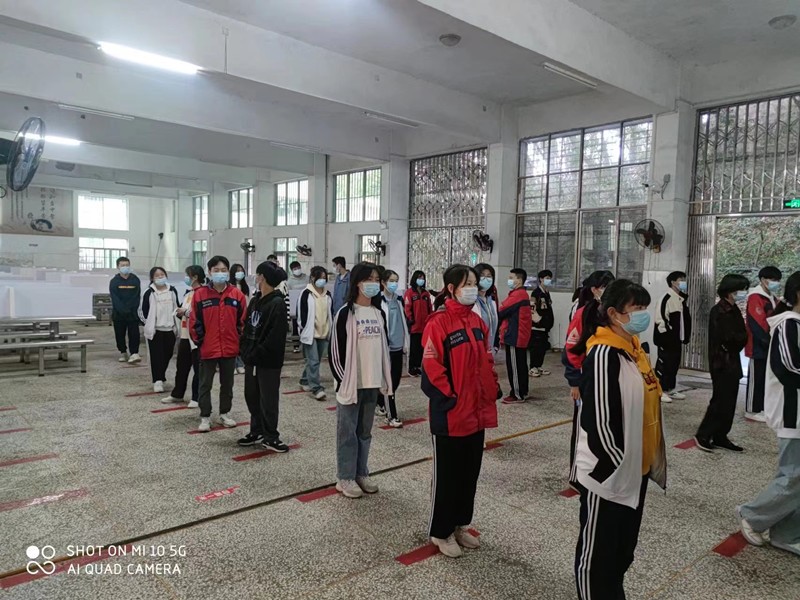洞口四中高一、高二年級(jí)有序返校復(fù)課
