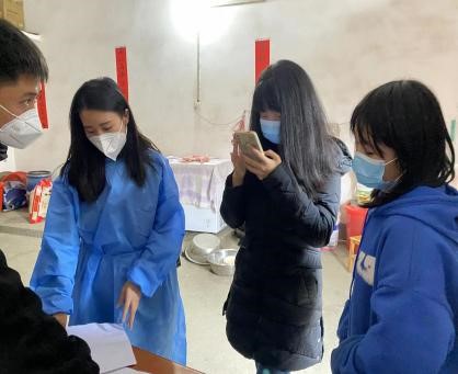 邵陽縣蔡橋鄉(xiāng)中學(xué)抗疫期間開展家訪暨心理疏導(dǎo)活動