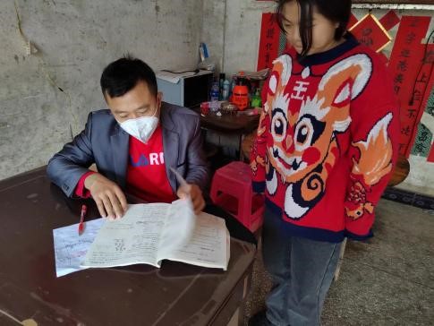 邵陽縣蔡橋鄉(xiāng)中學(xué)抗疫期間開展家訪暨心理疏導(dǎo)活動
