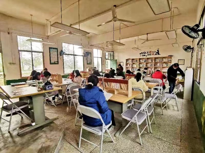 書香浸潤校園   閱讀滋養(yǎng)生命