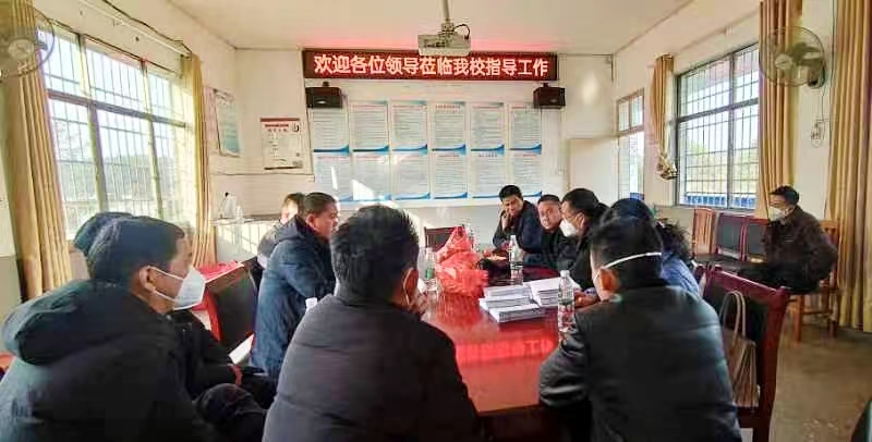 校際互促勤切磋，教研結對抒情懷