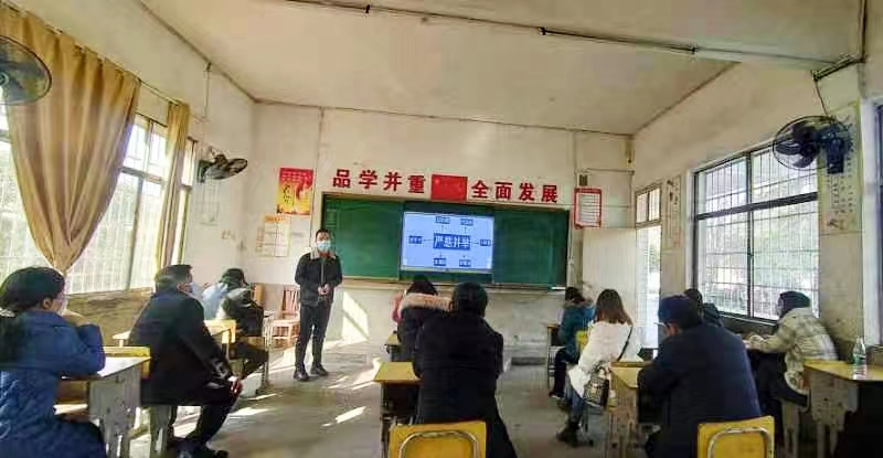 校際互促勤切磋，教研結對抒情懷